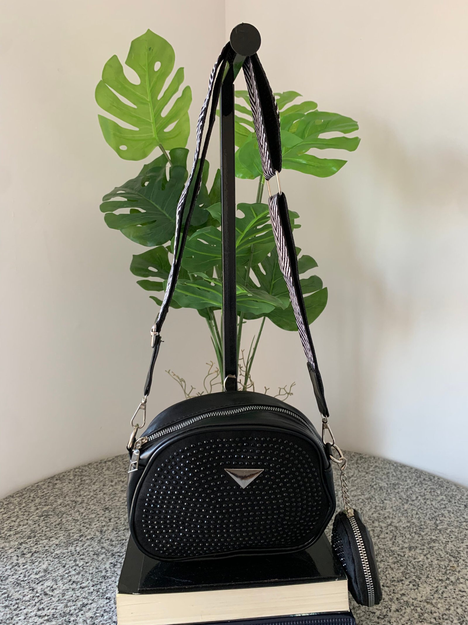 Bag redonda negra con brillo