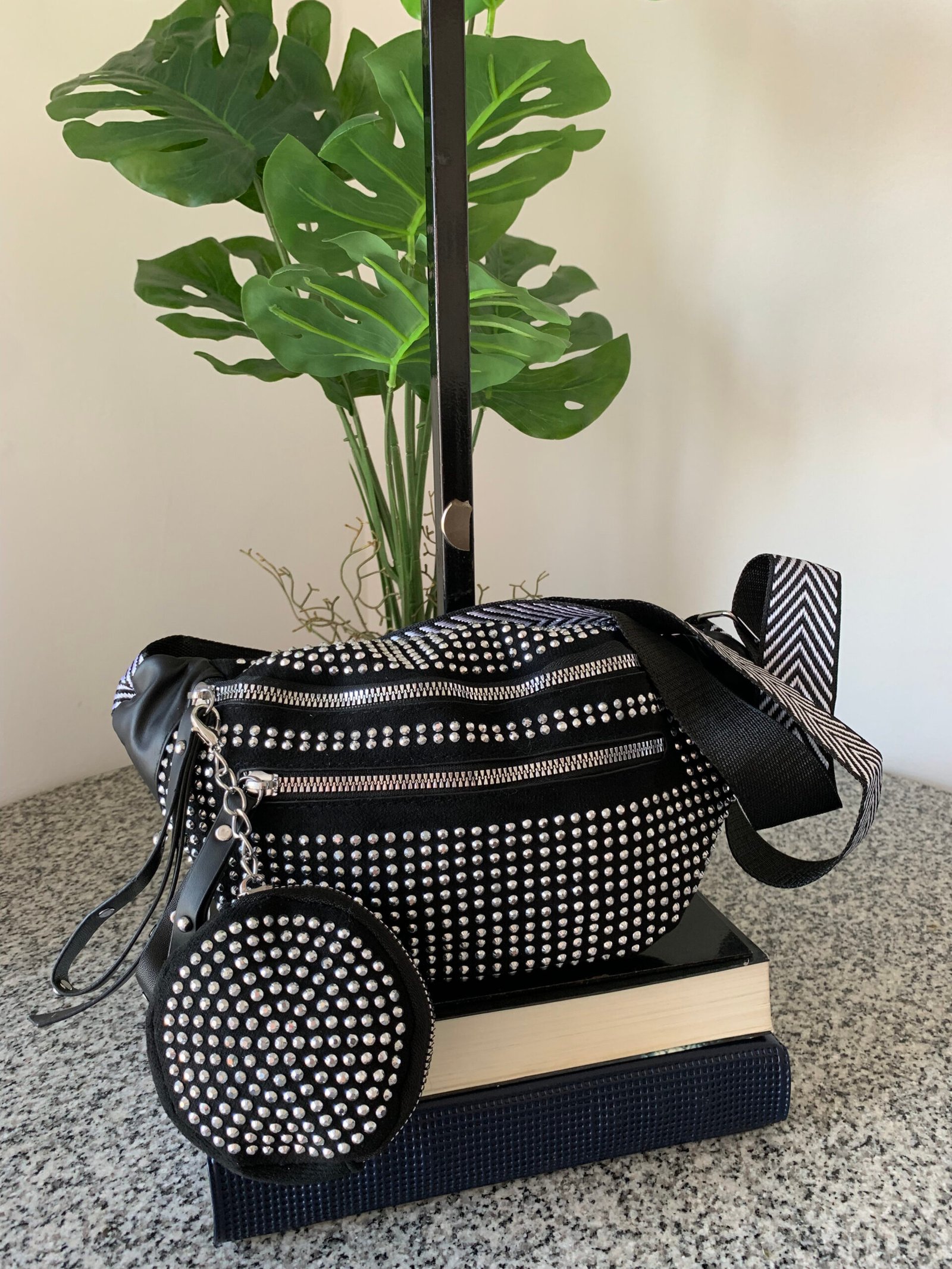 Riñonera con brillo